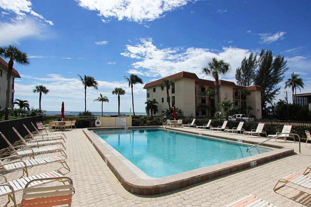 Sandalfoot Beachfront Condominium, photo 26