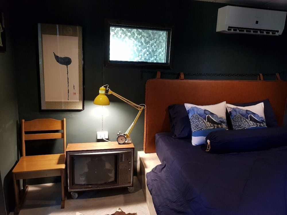 Room 9 Hometel