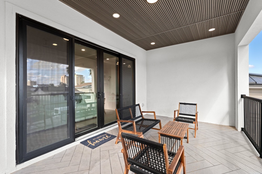 Miramar House, 120 E. Constellation 6 Bedroom Home