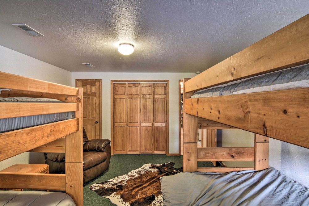 24-0107 16-acre Fairplay Cabin w/ Mountain Views! view 2
