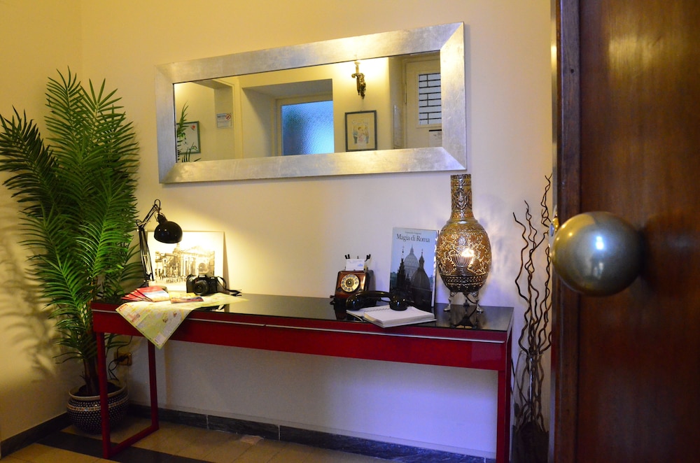 Vatican Walls B&B