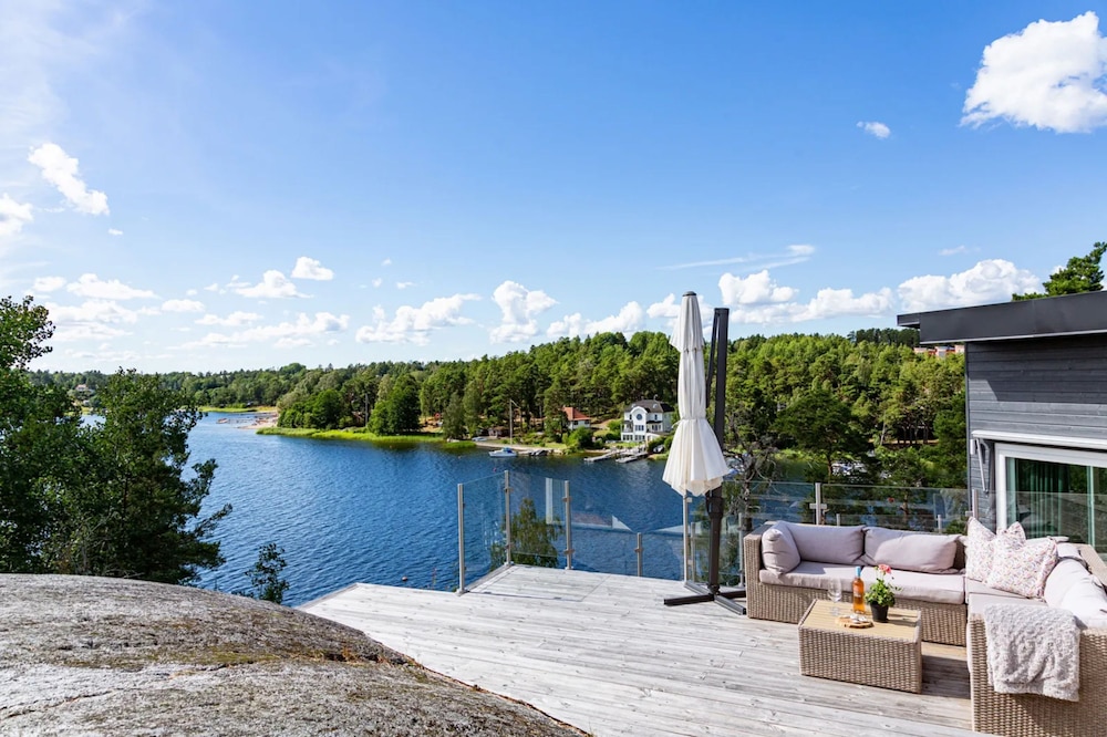 Dream Stay Seafront Villa Padel Court