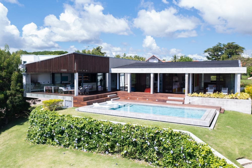 Villa Futura by Acomodo