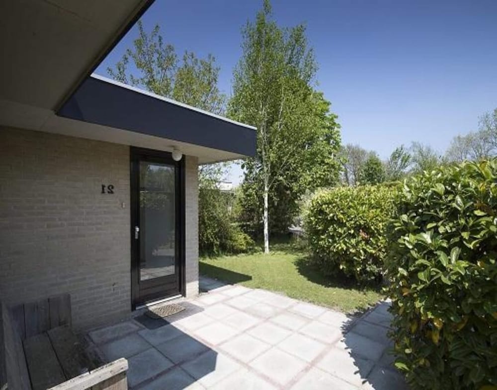 Family Bungalow With Garden