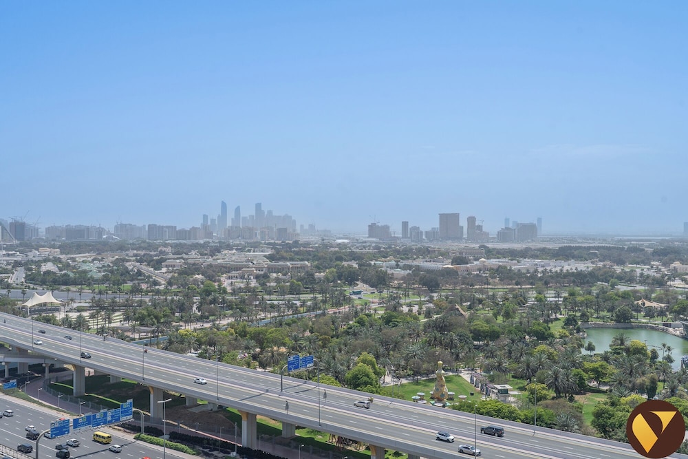 Vogue Near Metro Park & Dubai Frame