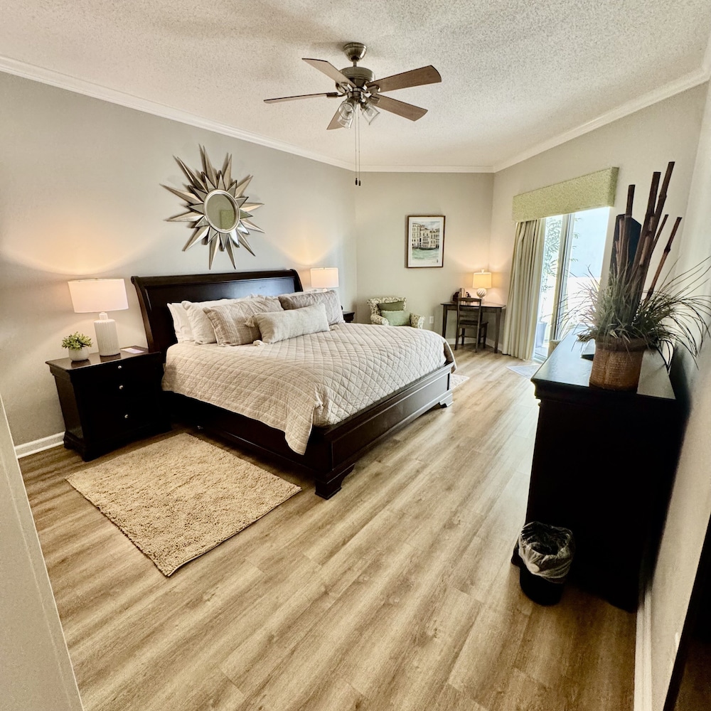 Oceanview Condo With Amenities, 703 Royale Palms 2 Bedroom Condo