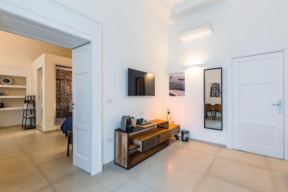 Partenope in Naples With 1 Bedrooms and 1 Bathrooms
