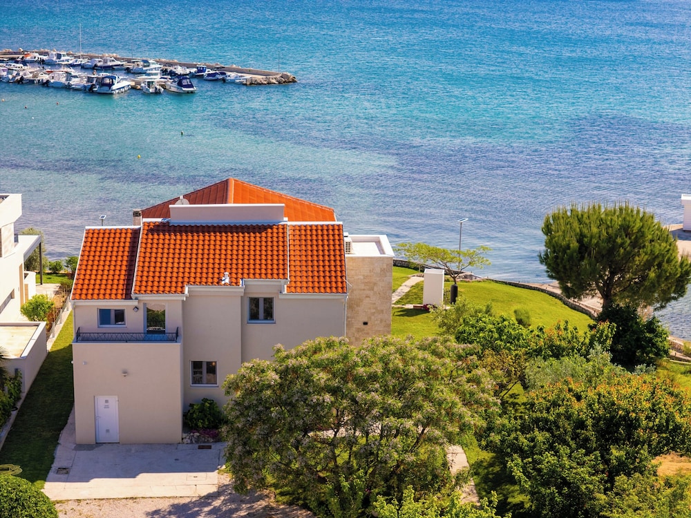 Apartments Batela