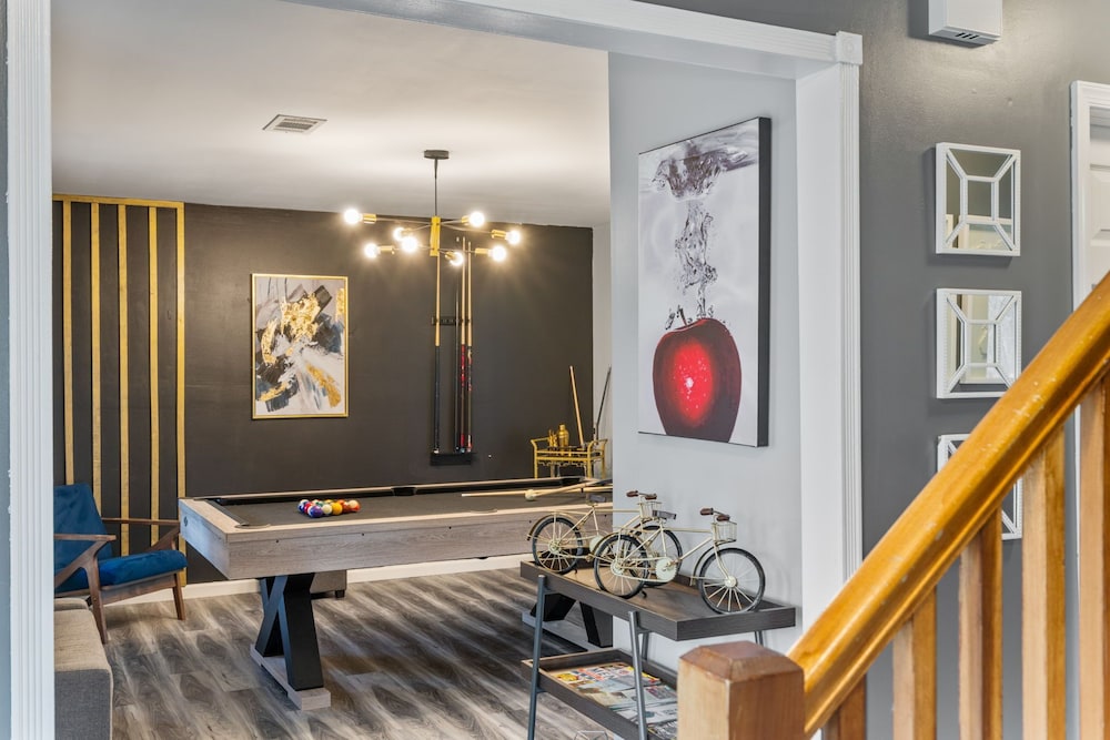 Ultimate Poconos Family Escape! Games, Firepit, Theater Vibes & More
