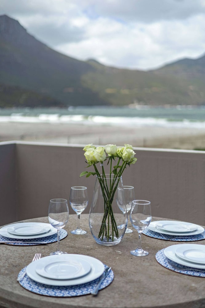 Beachfront Villa Sea Breeze, Hout Bay, Cape Town