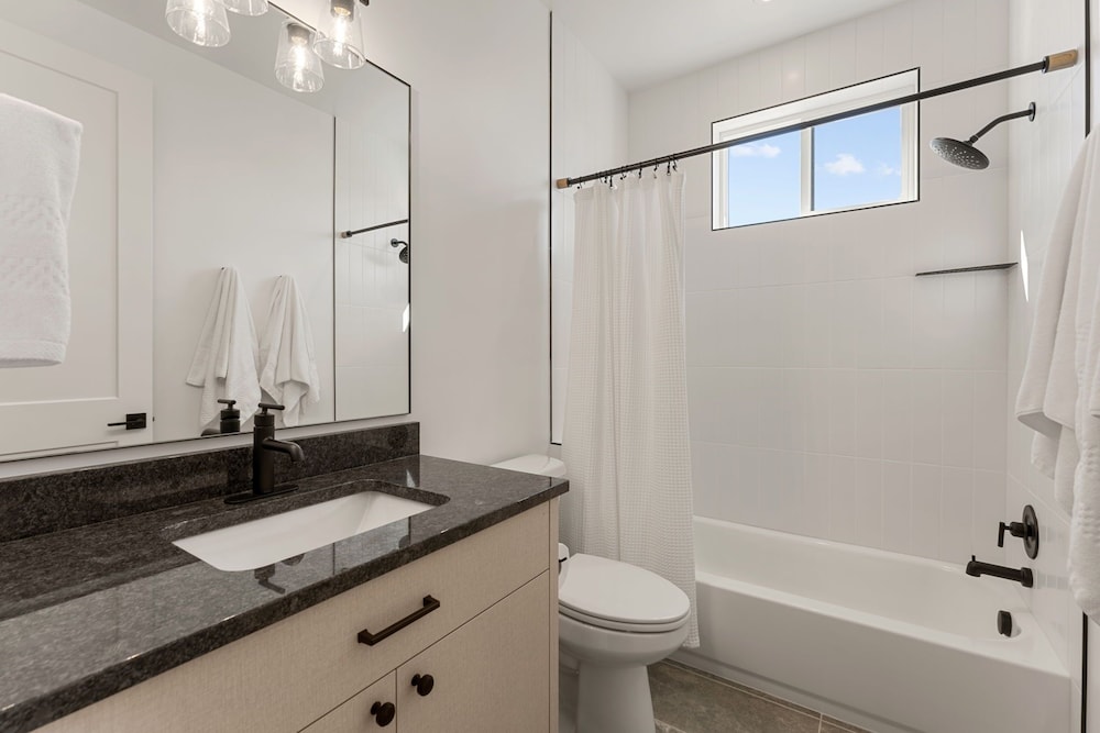 Salt And Sol 5 Bedroom Townhouse