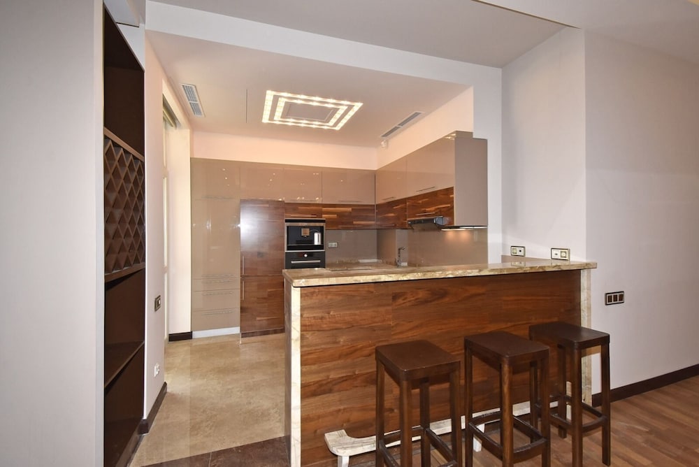 North Ave. Apartments by Luxe Group HH55