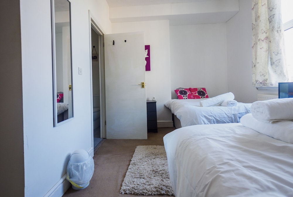 WoodHus Lodge Cosy Large Family Room 4