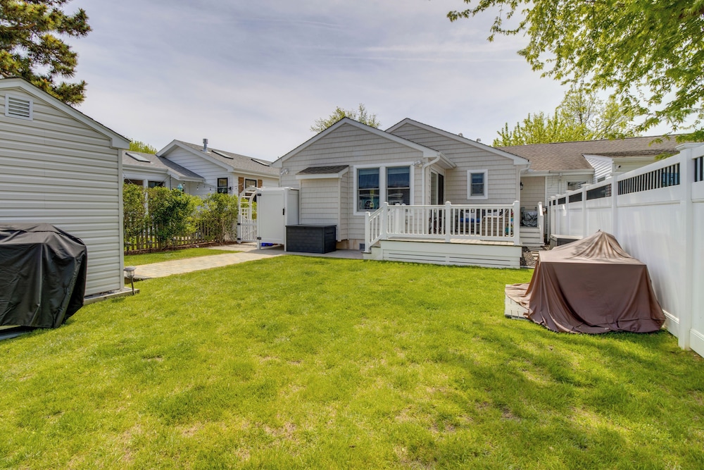 Half-mi to Beach: Cape May Getaway w/ Deck & Yard!
