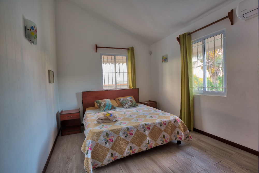 Hibiscus Villa