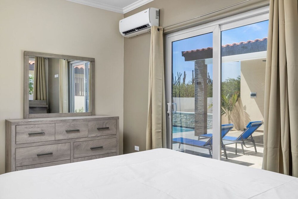 Luxury Noord 3 2 Villa - W Private Saltwater Pool