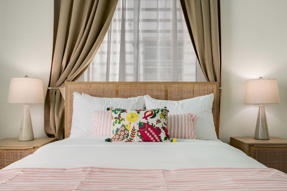 Modern Condado Apartment Pool Free Parking