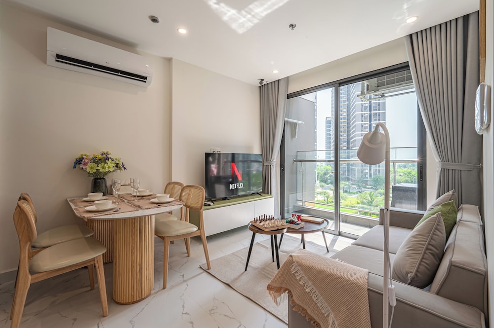 LA Nest 1bed with pool view big deal