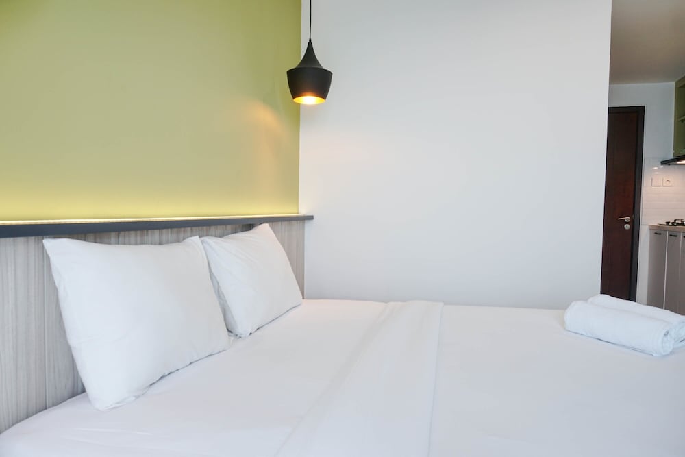 New Furnished with Strategic Place @ Studio West Vista Apartment view 5