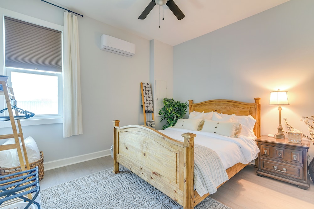 Walk to The Strand: Home in Historic Galveston