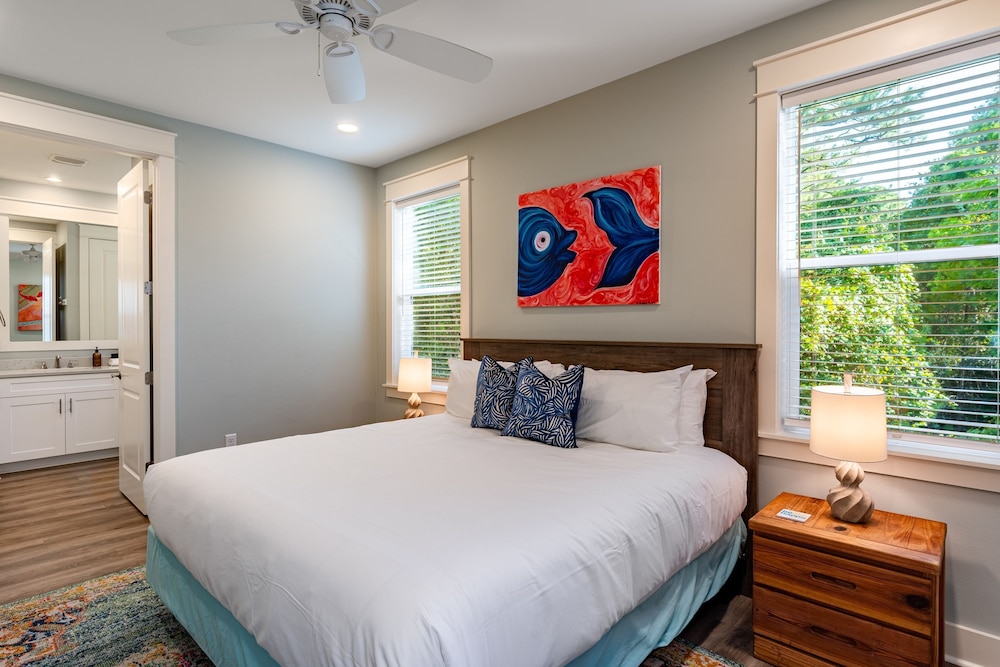 Gulf Coast Gem by Avantstay 3 Blocks to Beach Town Plaza Community Pool
