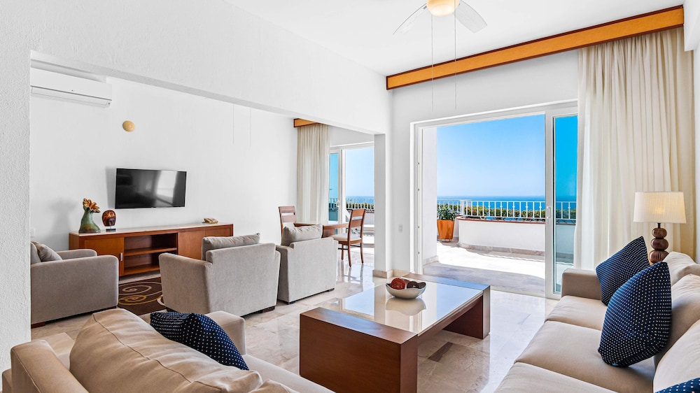 HOLT Grand Miramar Residences