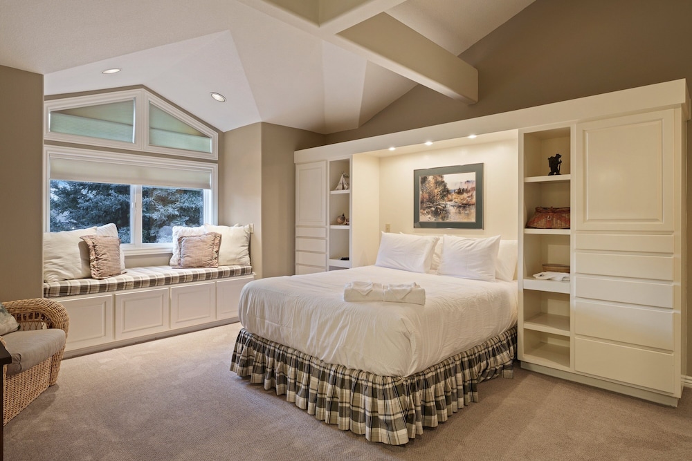 Winners Circle 30 5 Bedroom Home