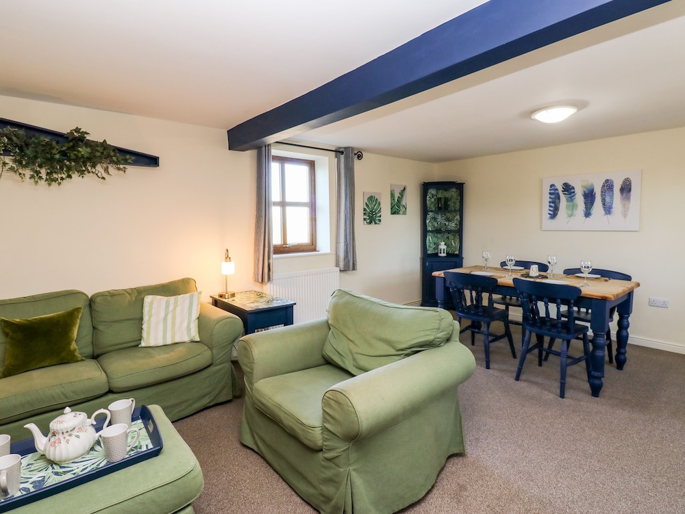 Ivy Cottage view 3