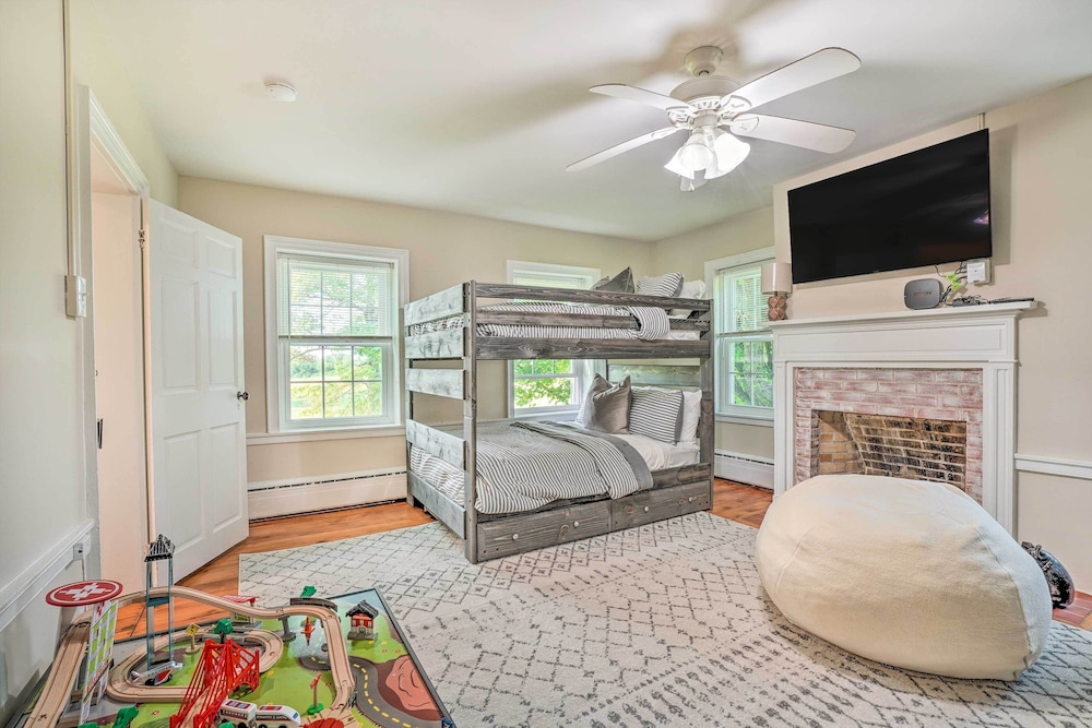 Upscale Country Home w/ Fire Pit in Taneytown! - Property Image 18