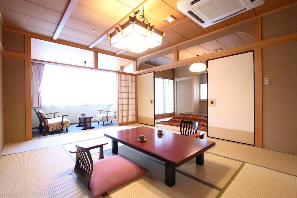 Kamimokuonsen Tatsumikan