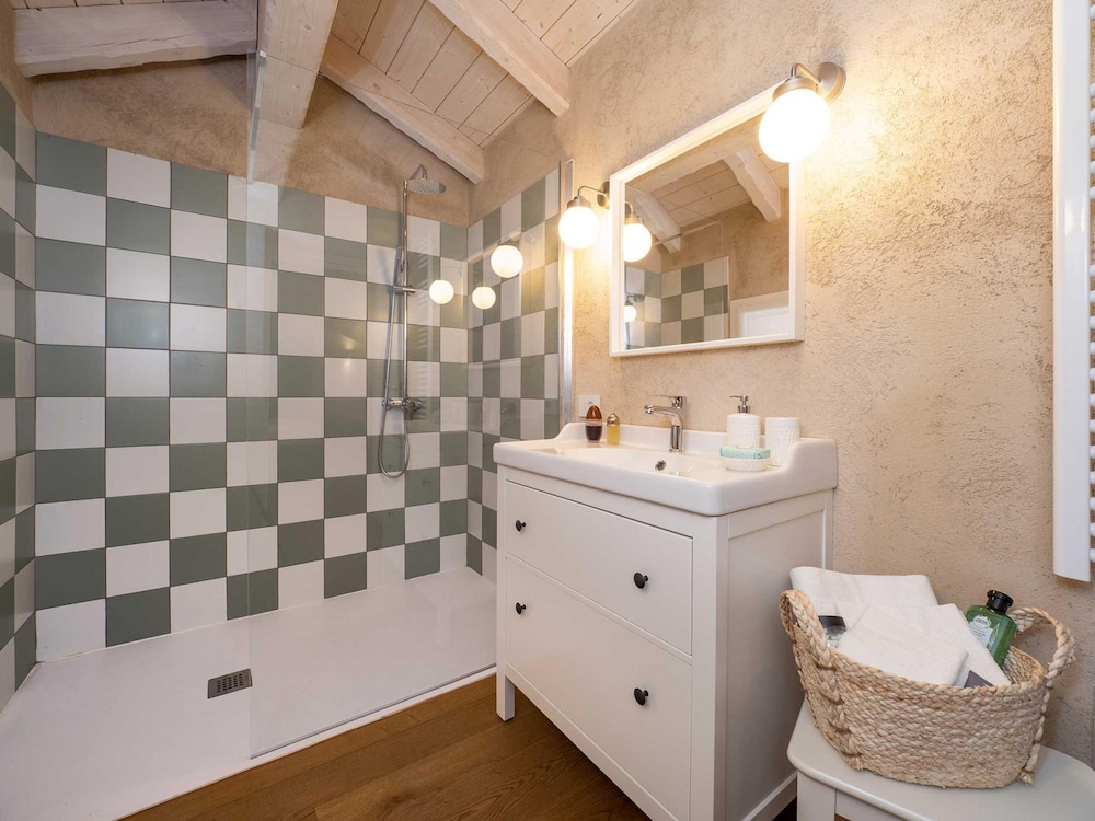Green Lodge - Apartment 8 - 1 BR 1 Bath