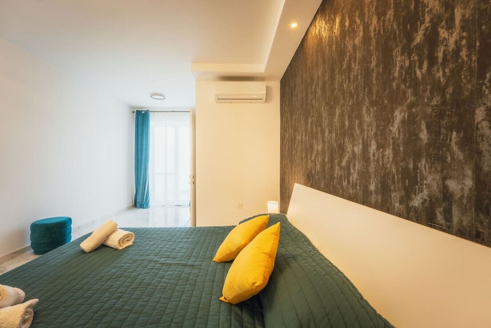 Gozo Haven With Pool Views in Nadur for Families