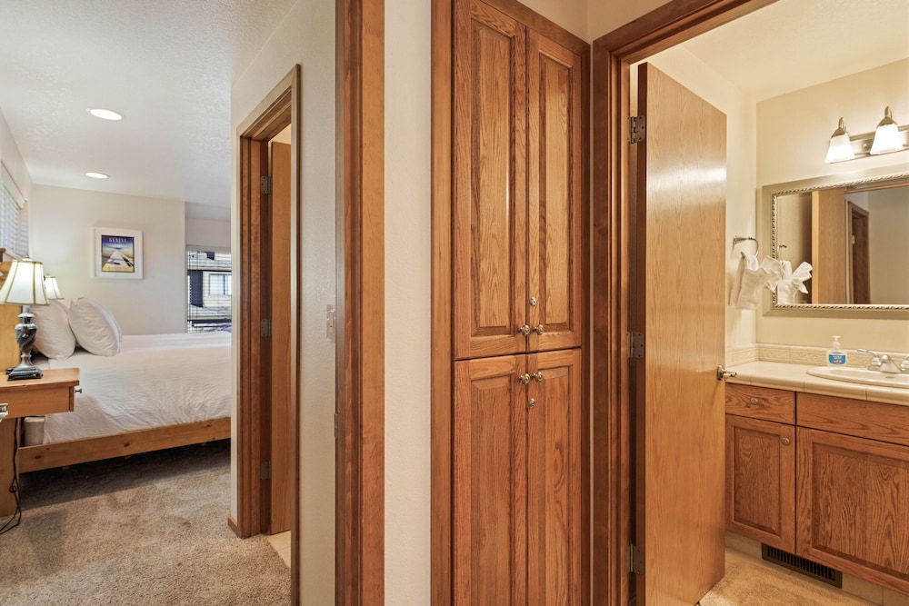 Fairway Village 8 3 Bedroom Condo