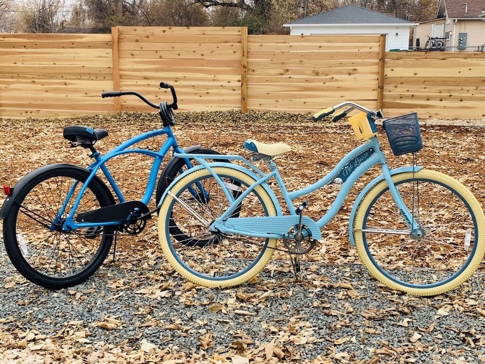 The Bungalow Retreat by UNC - Free Bikes!