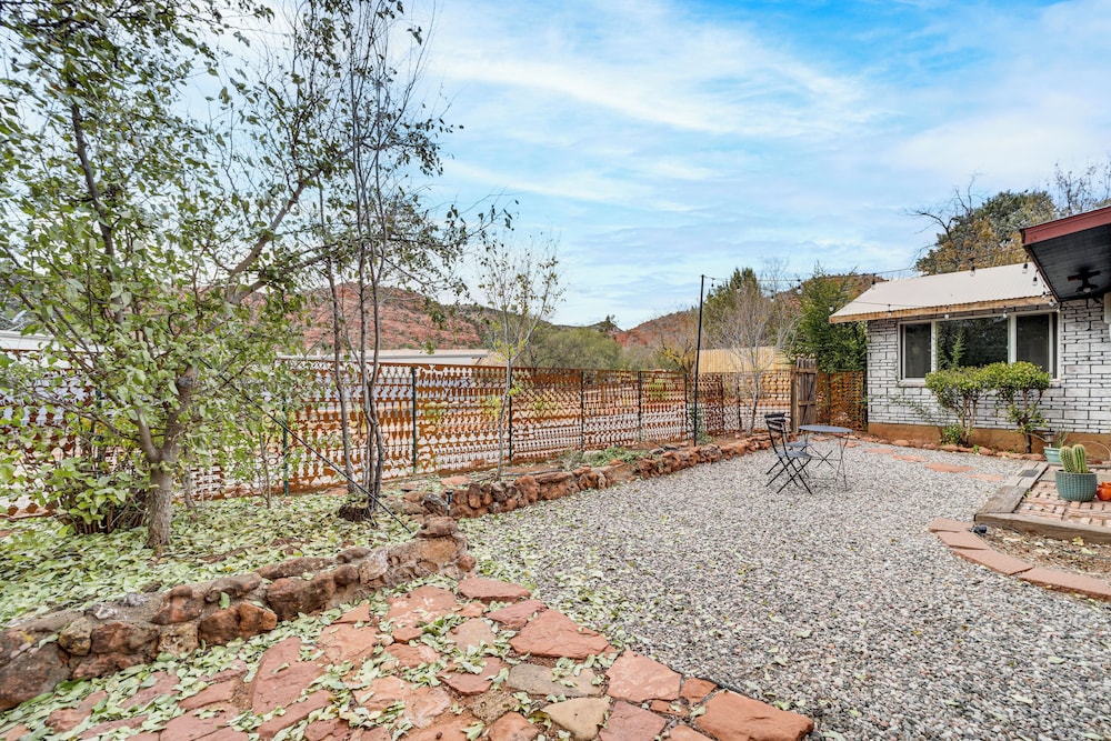 < 2 Mi to Red Rock State Park: Cozy Sedona Cottage