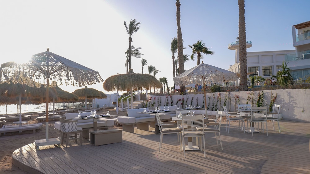 SUNRISE Remal Beach Resort