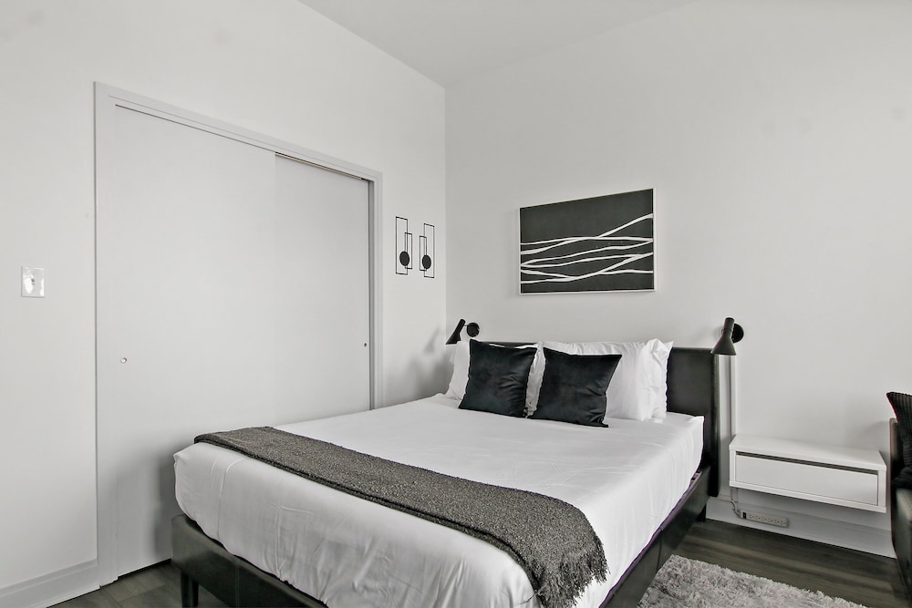 1BR in Hyde Park - Del Prado 811