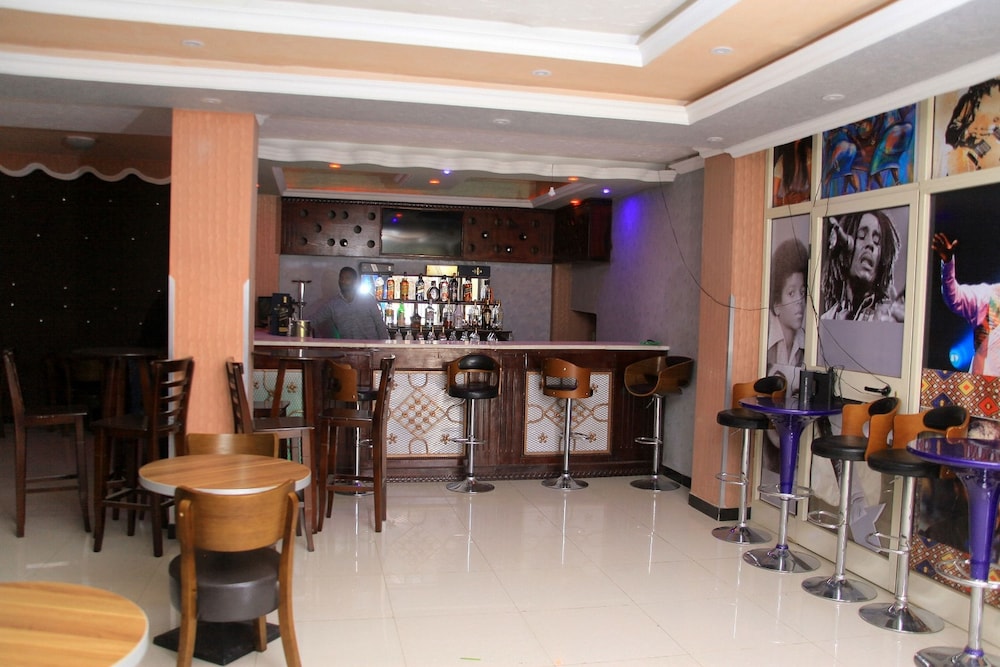 Bnow Hotel