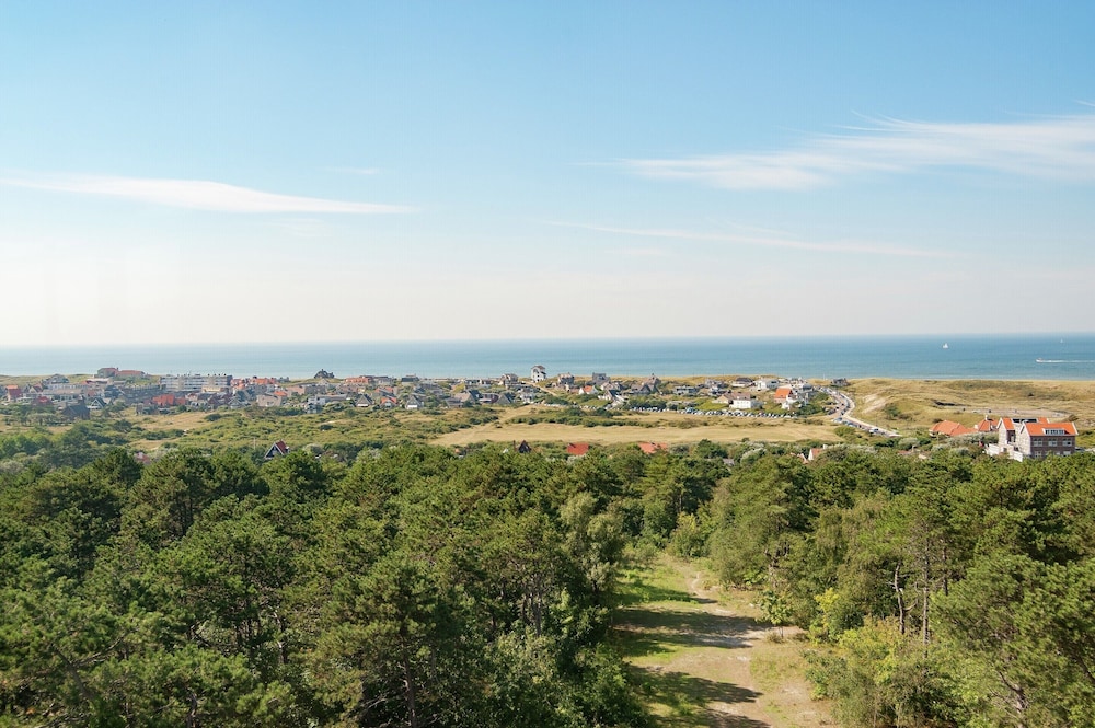 Family Apartment on Large Estate in Bergen aan Zee near Dunes & Beach