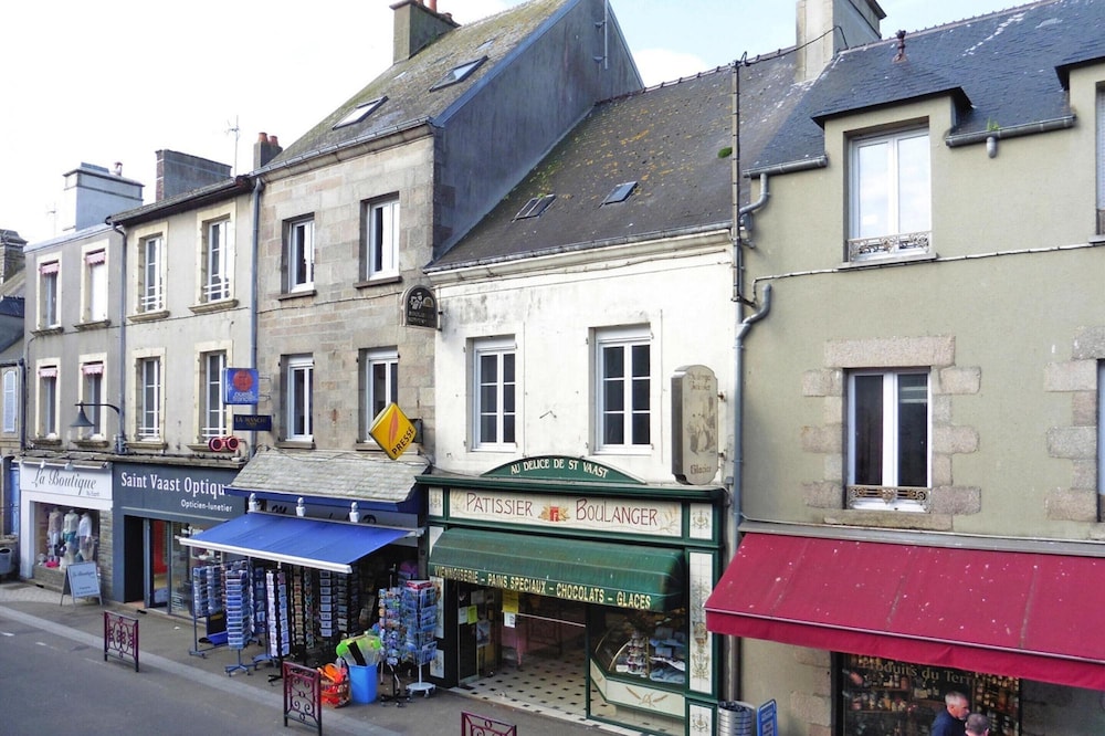 Holiday Home in Normandy Near Sandy Beaches view 4