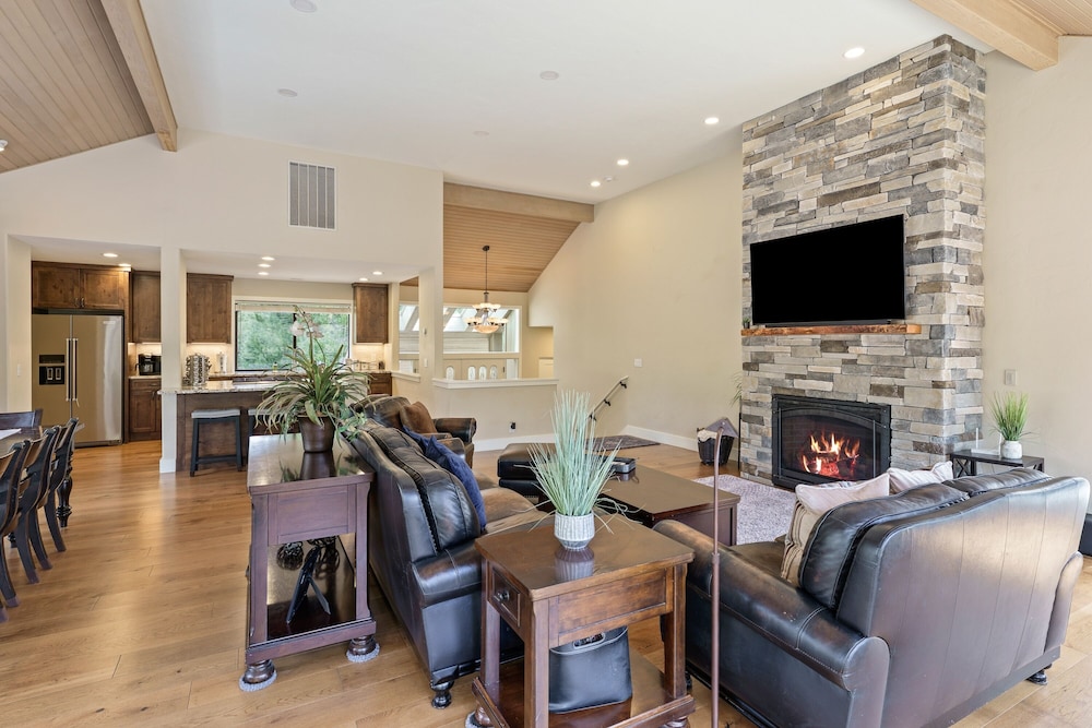 20 Aspen Lane 5 Bedroom Home
