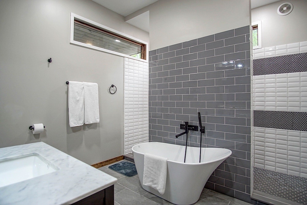 5 Br: Cupp Runneth Over - Luxurious Retreat Nestled 9.7 Miles From Snowshoe