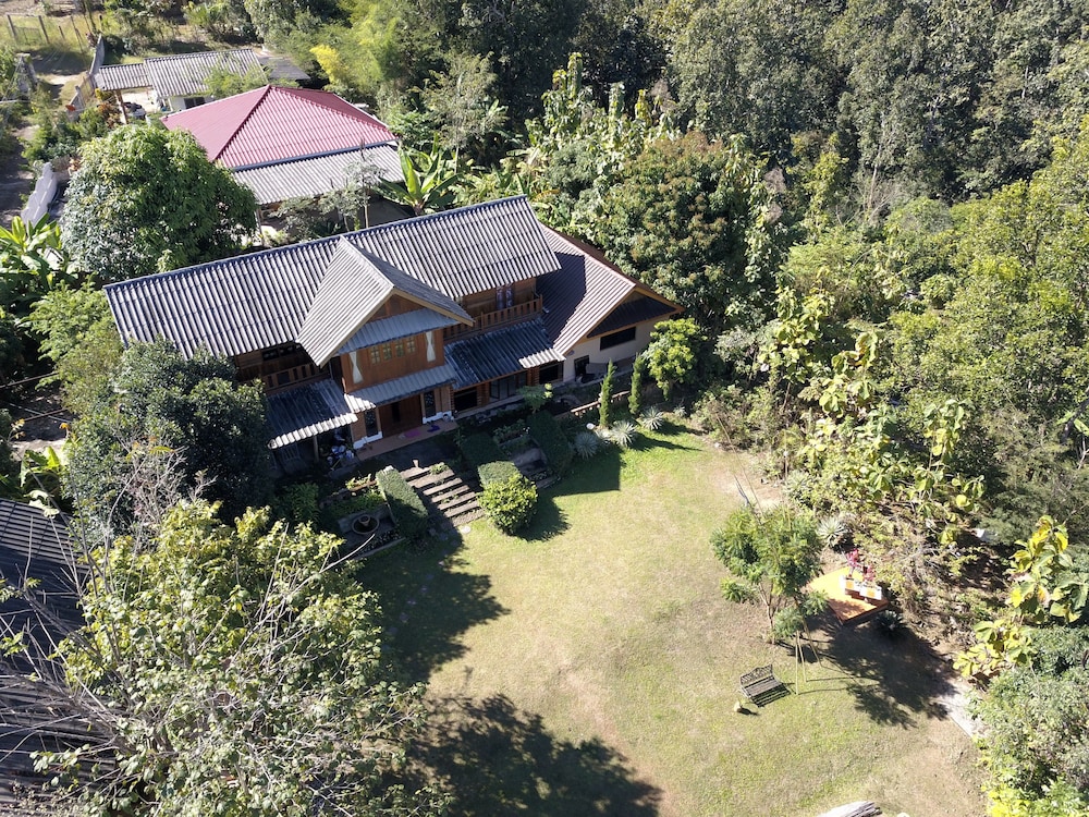The Local Story Home Stay 1