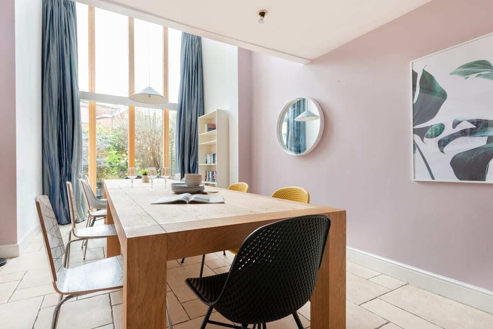 The Glasshouse Escape - 5BDR Victorian Jewel with Modern Twists in Jericho