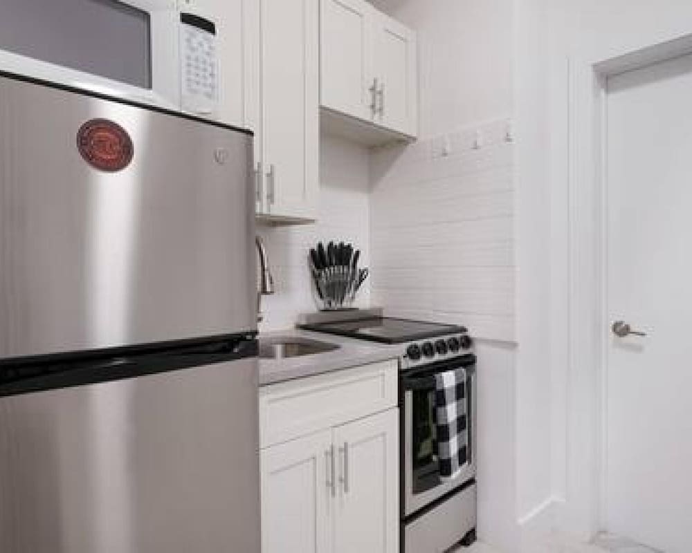 444-1c New Studio in Hell s Kitchen