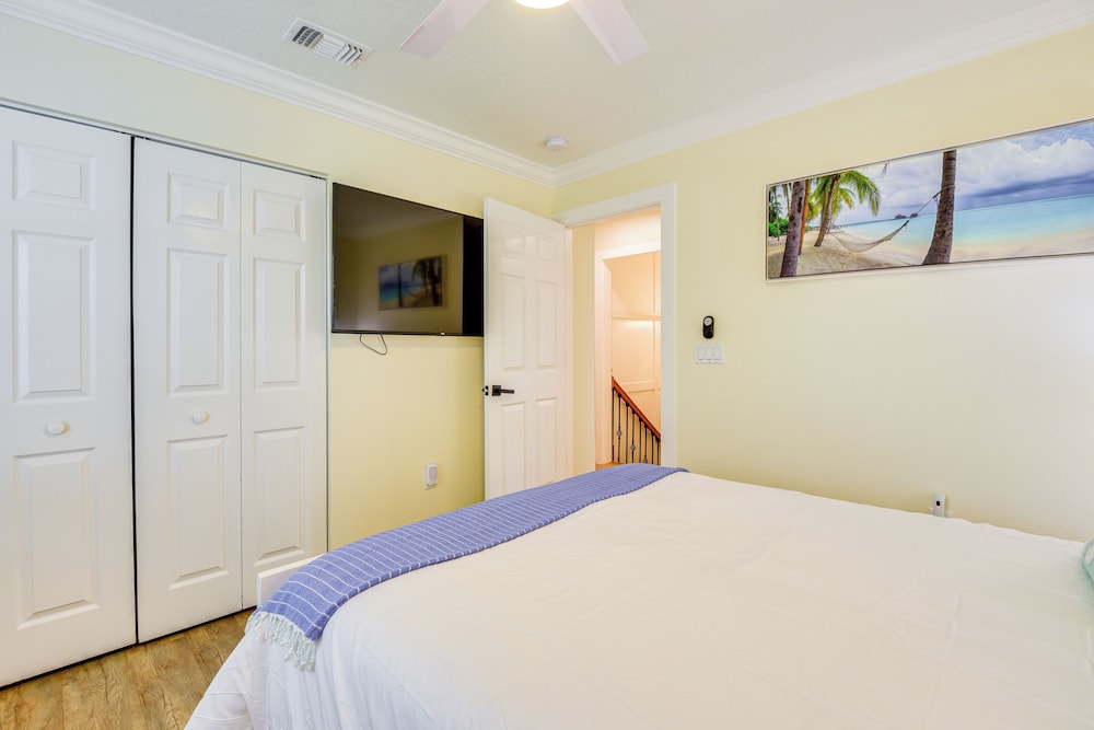 Walk to Ocean: Home w/ Pool in Holmes Beach