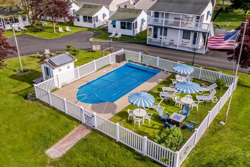 The Beaches Guest Rooms and Cottages