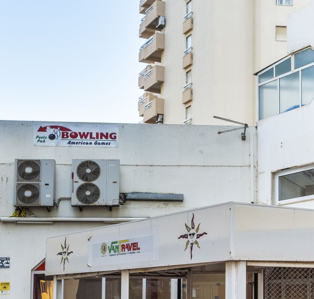 BnB Homes Elegant Apartment 50 m Walk From Beach view 2