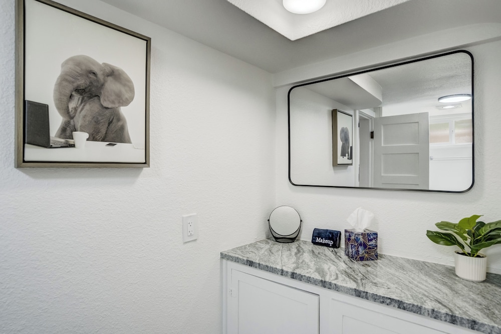 1318 E Pikes Peak