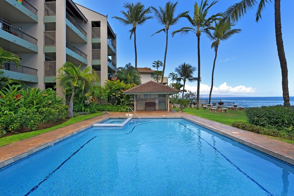Hale Mahina #b403 2 Bedroom Condo by RedAwning - Image 4